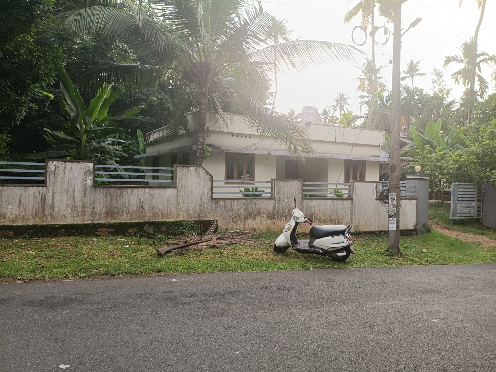 1 Acre Plot with old house - for sale in Pallikkara, Kochi ( Ernakulam ), Kerala