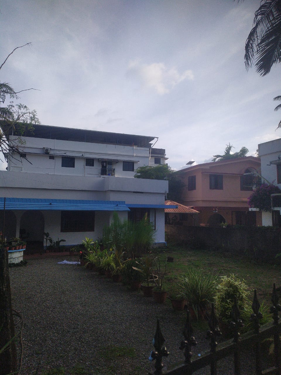 10 cents of Land with old House - for sale in Chembumukk, Kochi, Kerala
