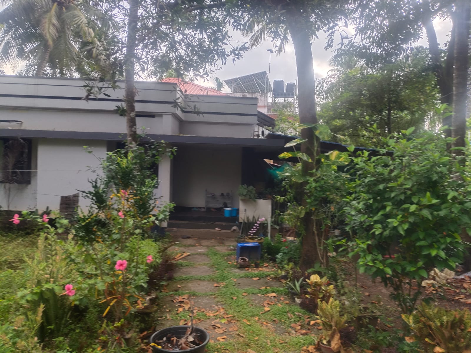 10 cents of Land with old house