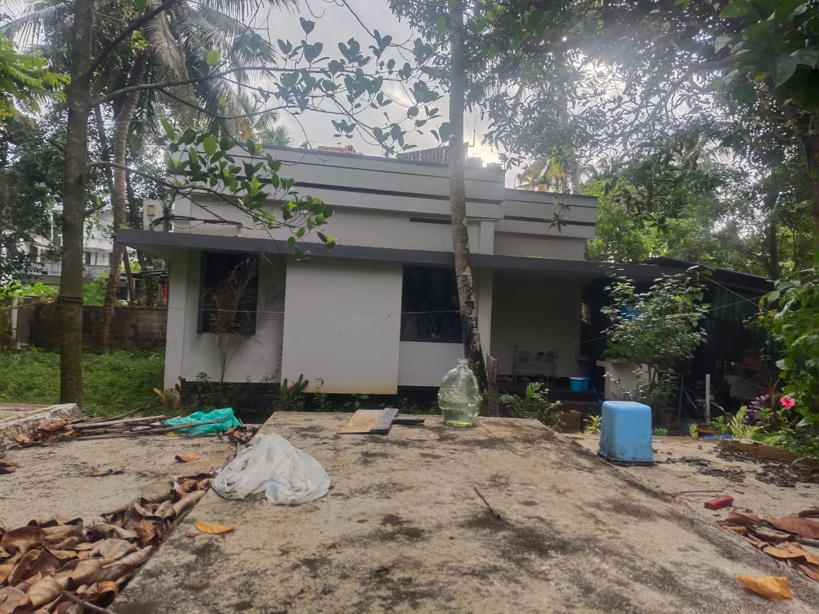 10 cents of Land with old house