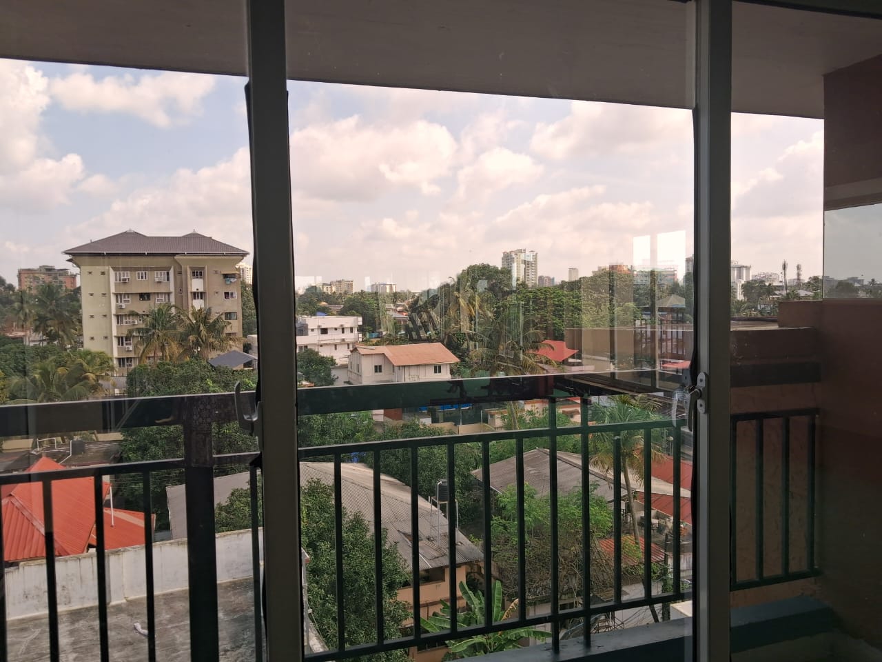 1000sqft 2BHK Fully furnished Flat