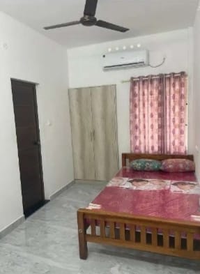 1000sqft 2BHK Fully furnished Flat