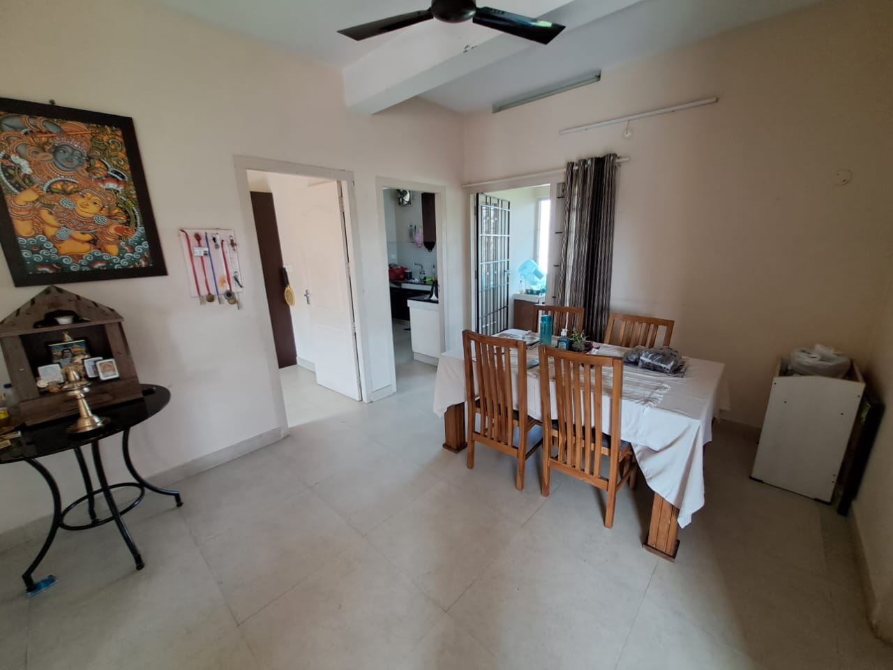 1000sqft 2BHK Semifurnished Apartment