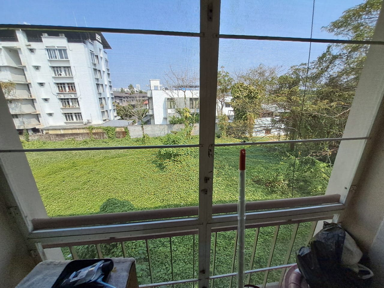 1000sqft 2BHK Semifurnished Apartment