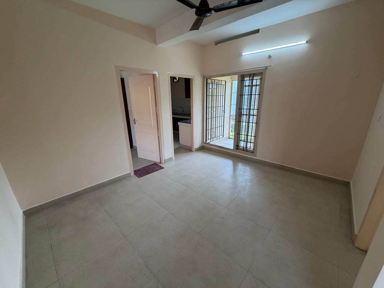 1000sqft 2BHK Semifurnished Apartment