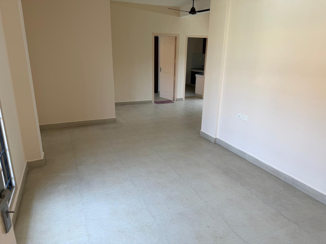 1000sqft 2BHK Semifurnished Apartment