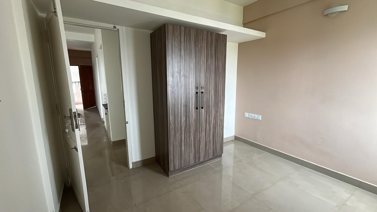 1000sqft 2BHK Semifurnished Flat