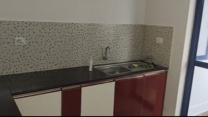 1000sqft 2BHK Semifurnished Flat