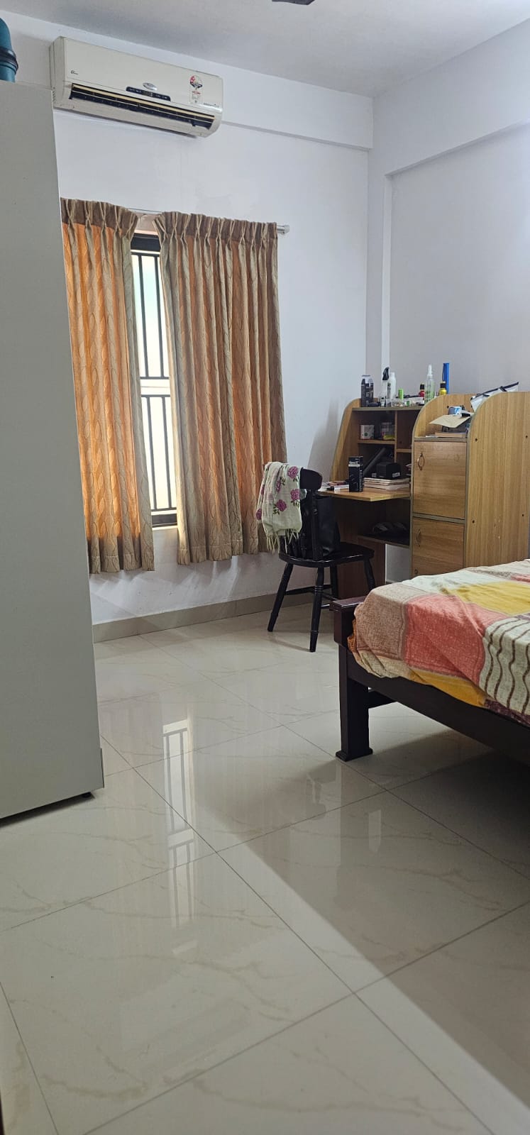 1000sqft 3BHK Fully furnished Apartment