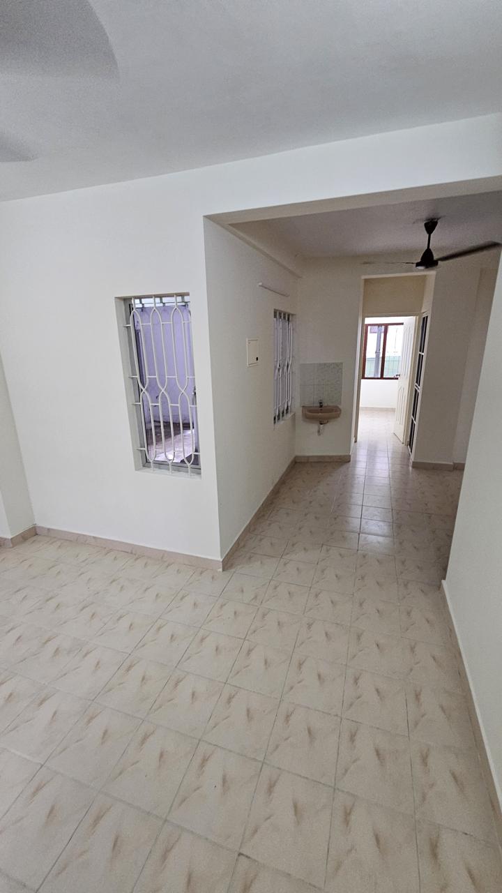 1000sqft 3BHK Senifurnished Apartment - for sale in kadavanthra, Kochi, Kerala