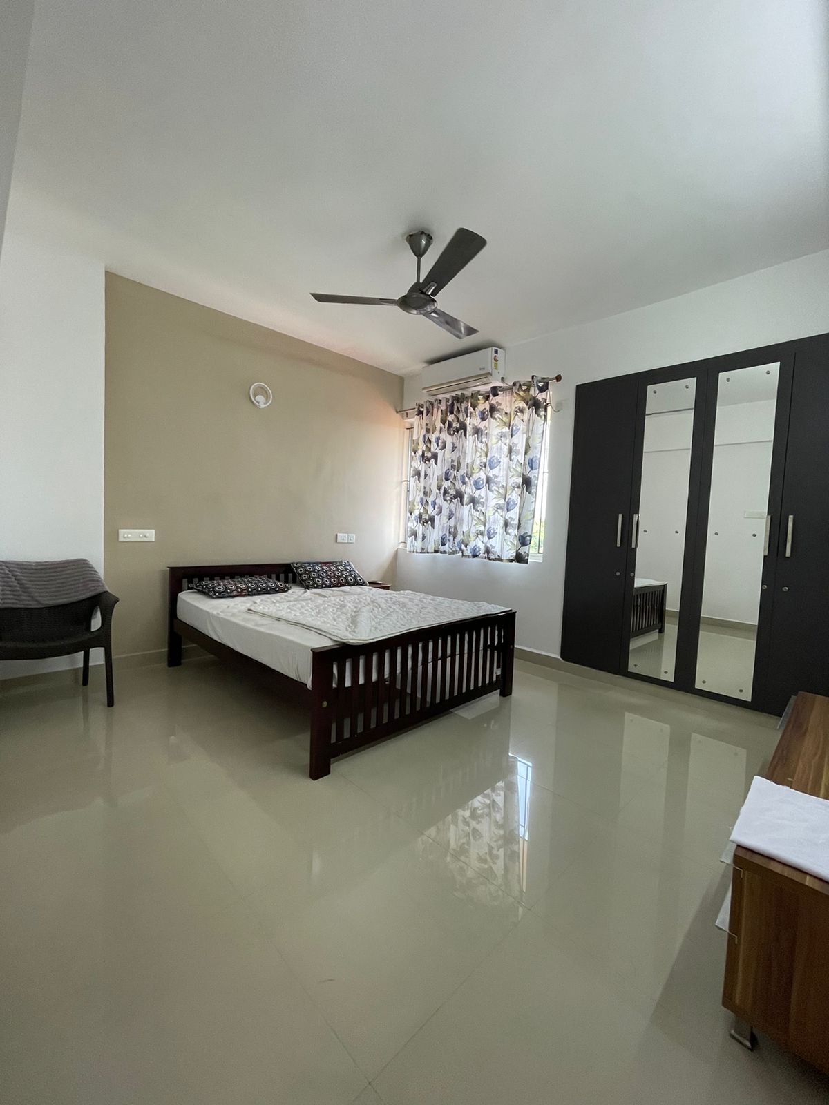 1060sqft 2BHK Fully Furnished Flat in Kaloor