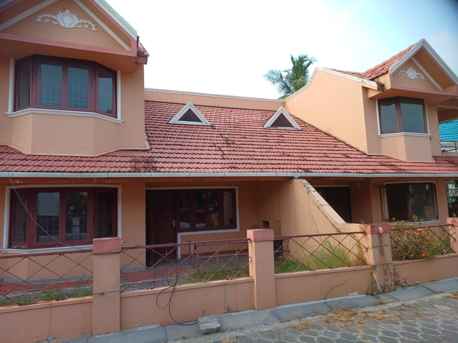 11.6 cents with old twin house in Premium gated villa