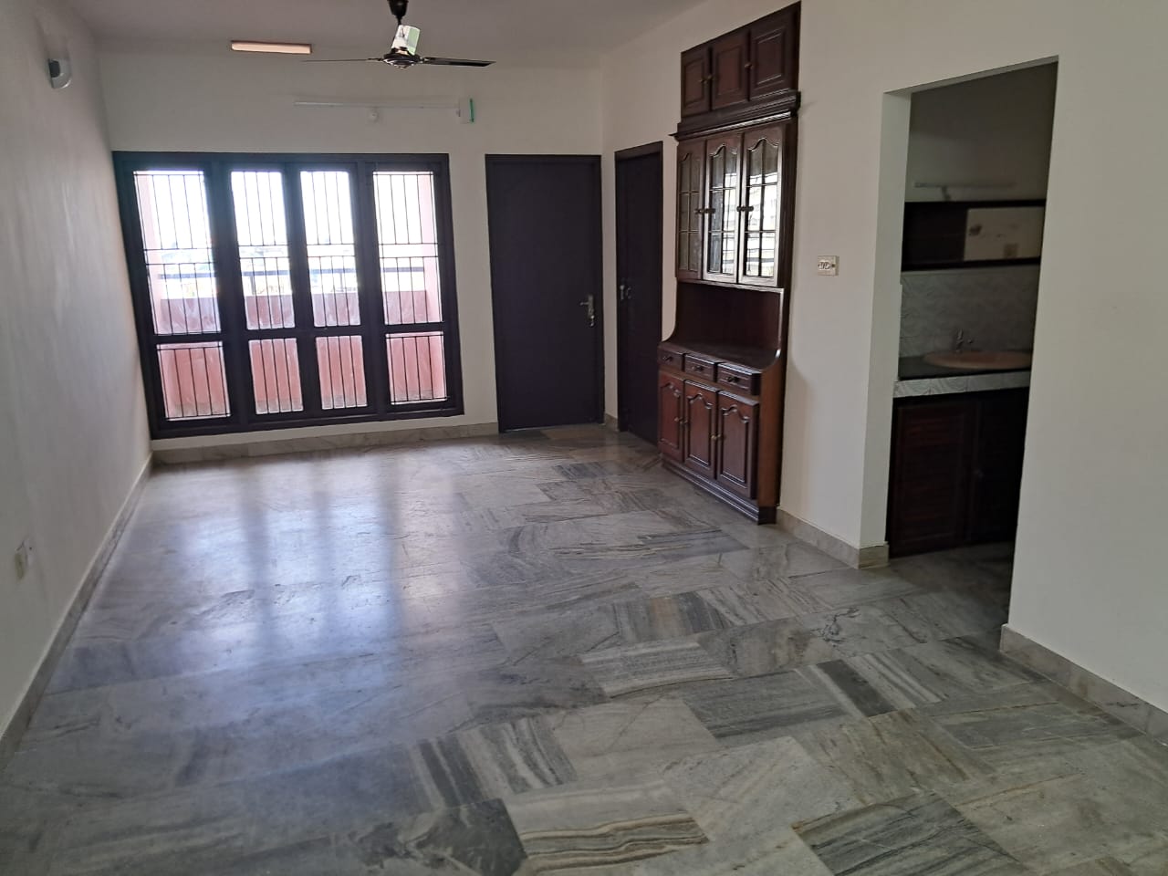 1100sqft 2BHK Semifurnished Flat - for sale in vyttila, Kochi, Kerala
