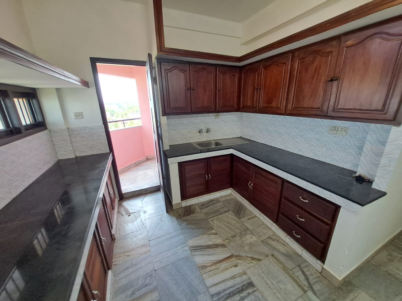 1100sqft 2BHK Semifurnished Flat