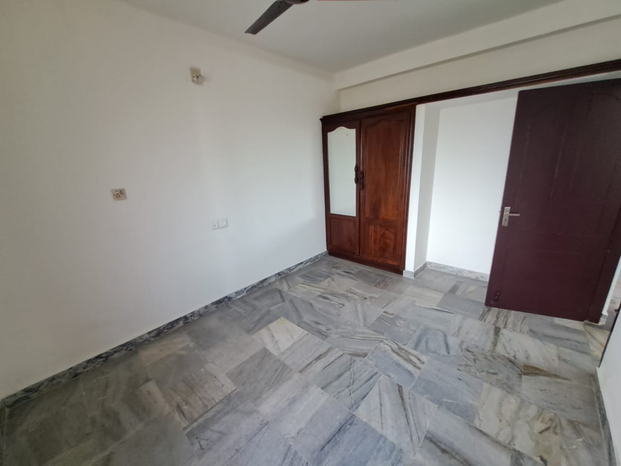 1100sqft 2BHK Semifurnished Flat