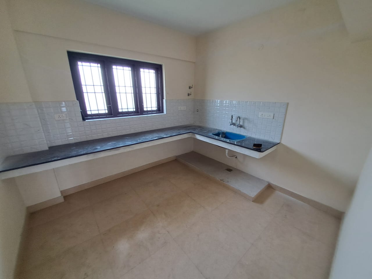 1100sqft 2BHK Unfurnished Flat