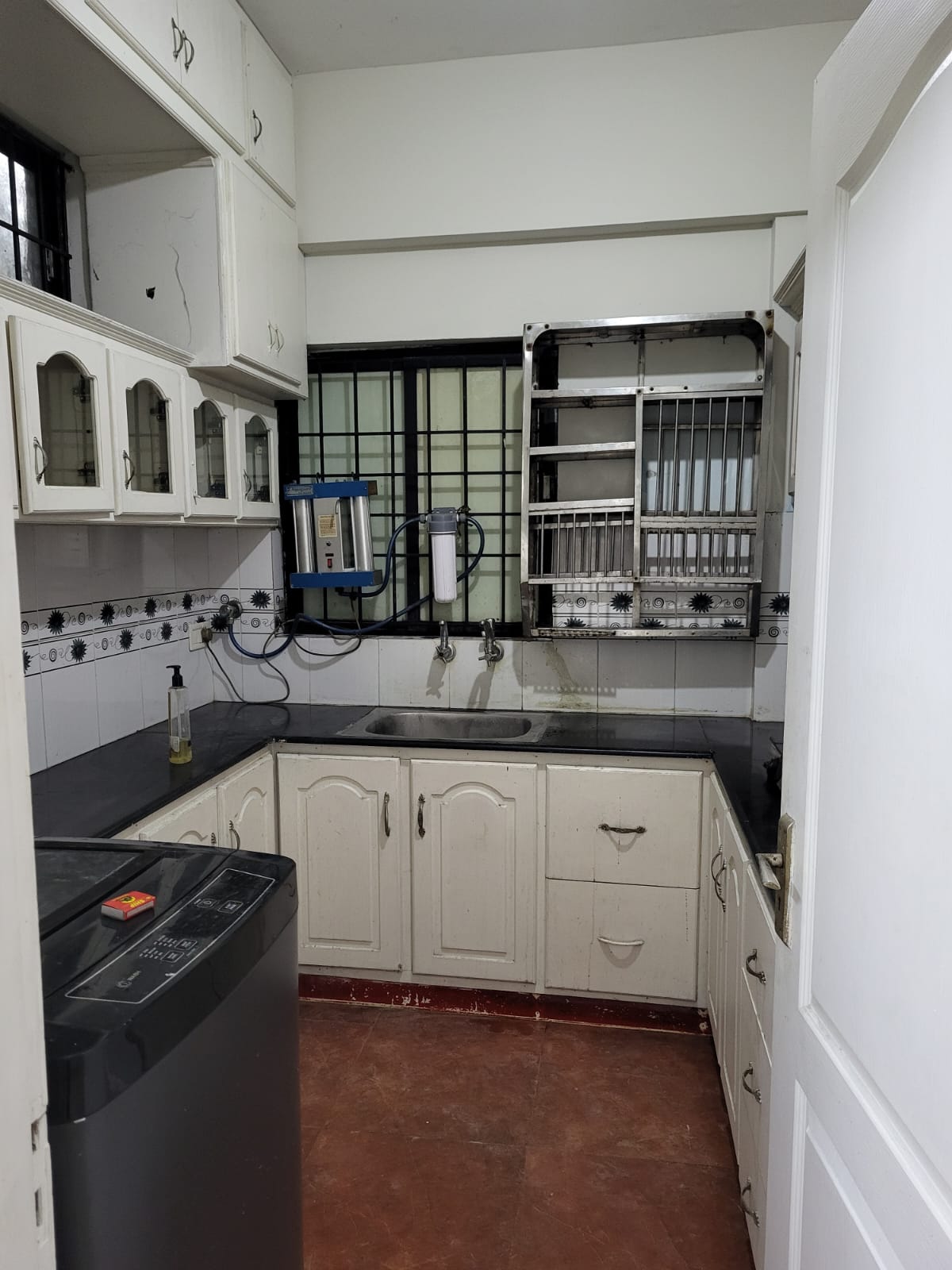 1100sqft 3BHK Furnished Apartment