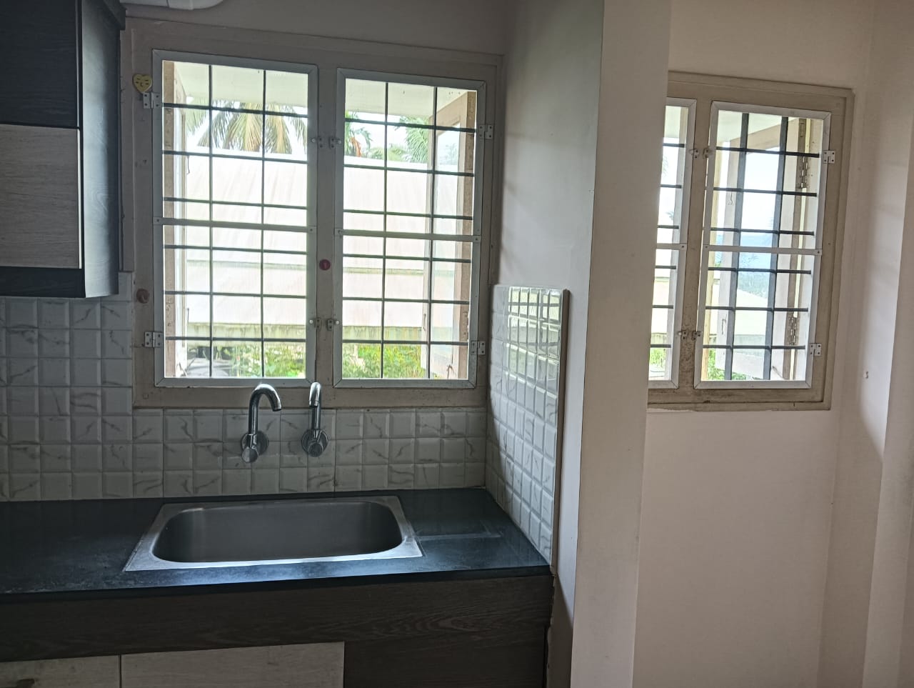 1160sqft 2BHK Semifurnished Flat