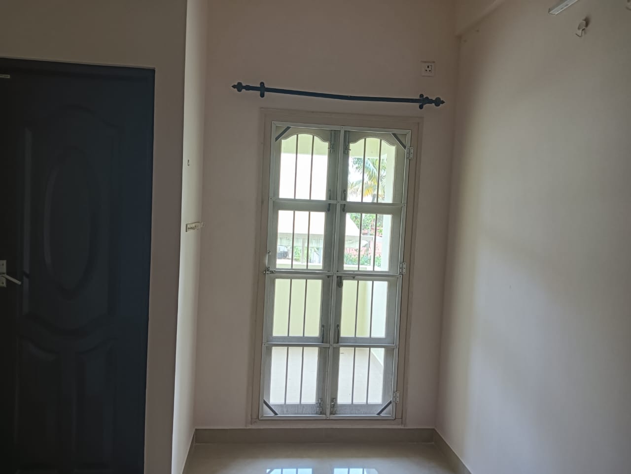 1160sqft 2BHK Semifurnished Flat
