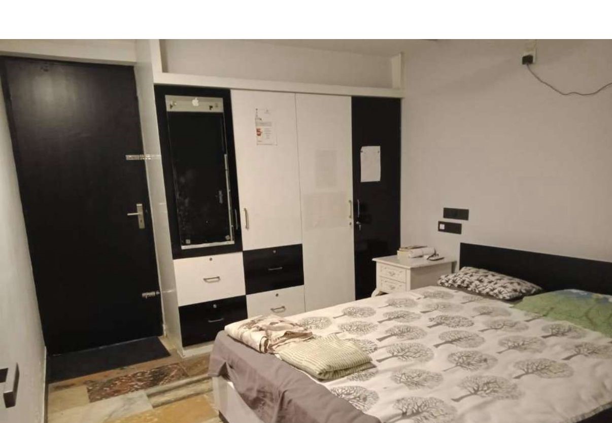 1180sqft 3BHK Fully furnished Flat in Kadavantra