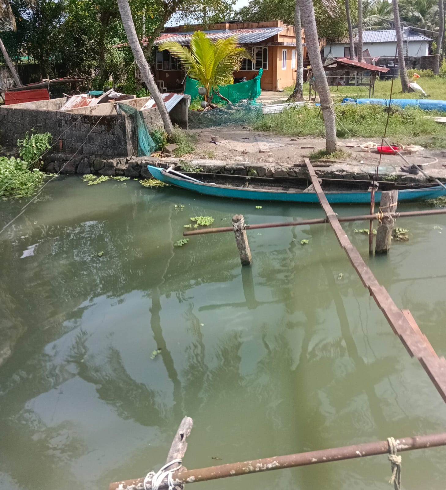 12.600 cent waterfront Land with old House