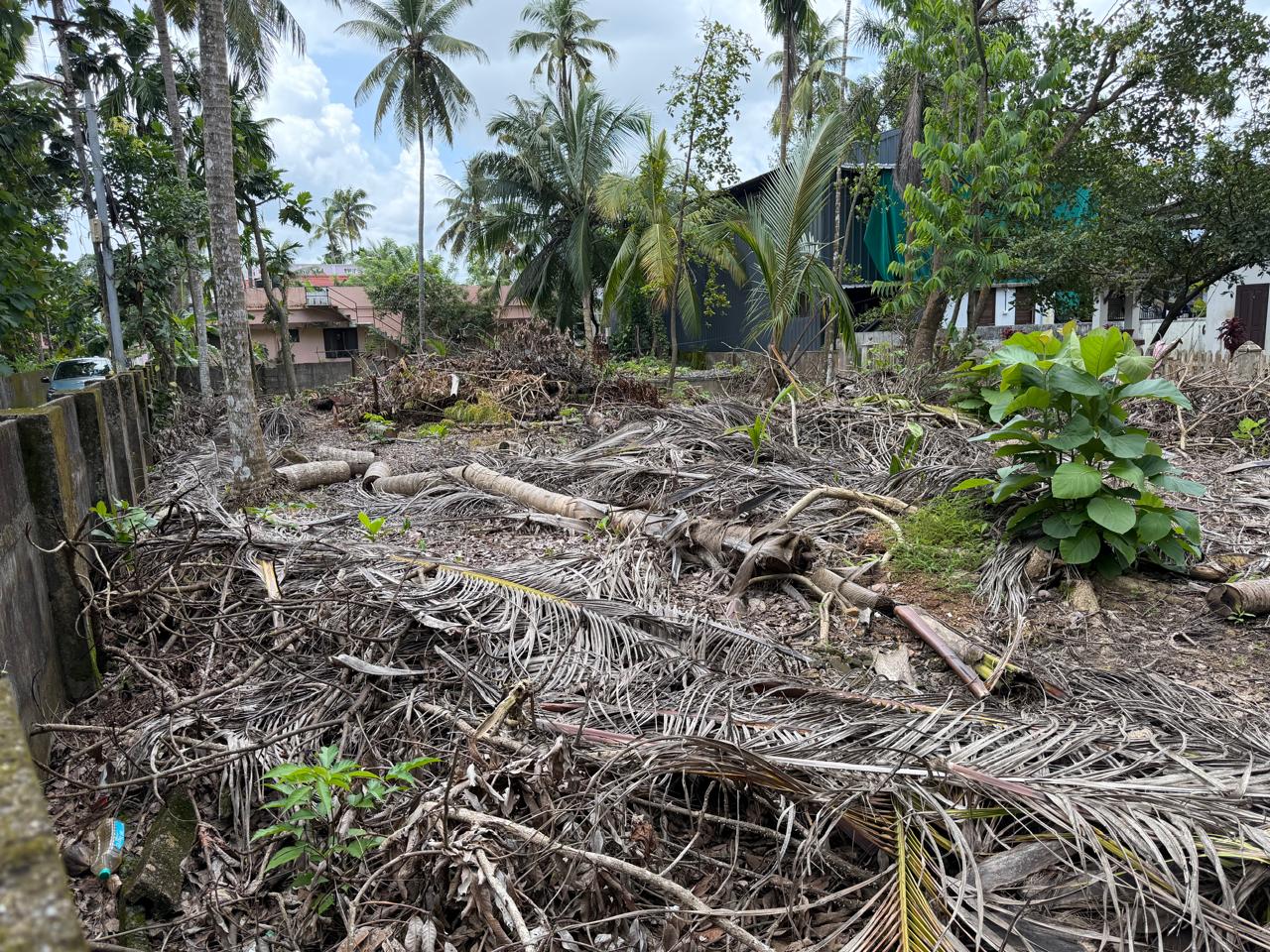 12 cents of Land - for sale in Maradu, Kochi ( Ernakulam ), Kerala