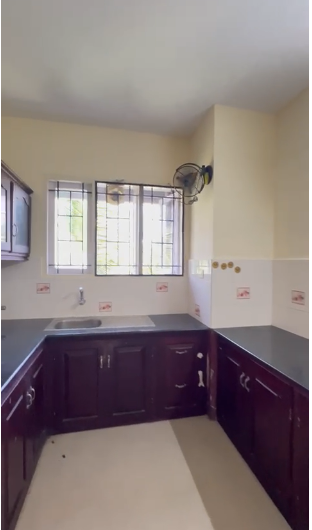 1200sqft 2BHK Semifurnished Flat