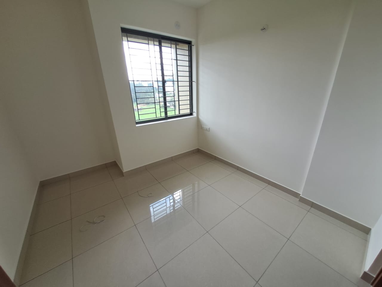 1200sqft 3BHK Semifurnished Brand New Flat