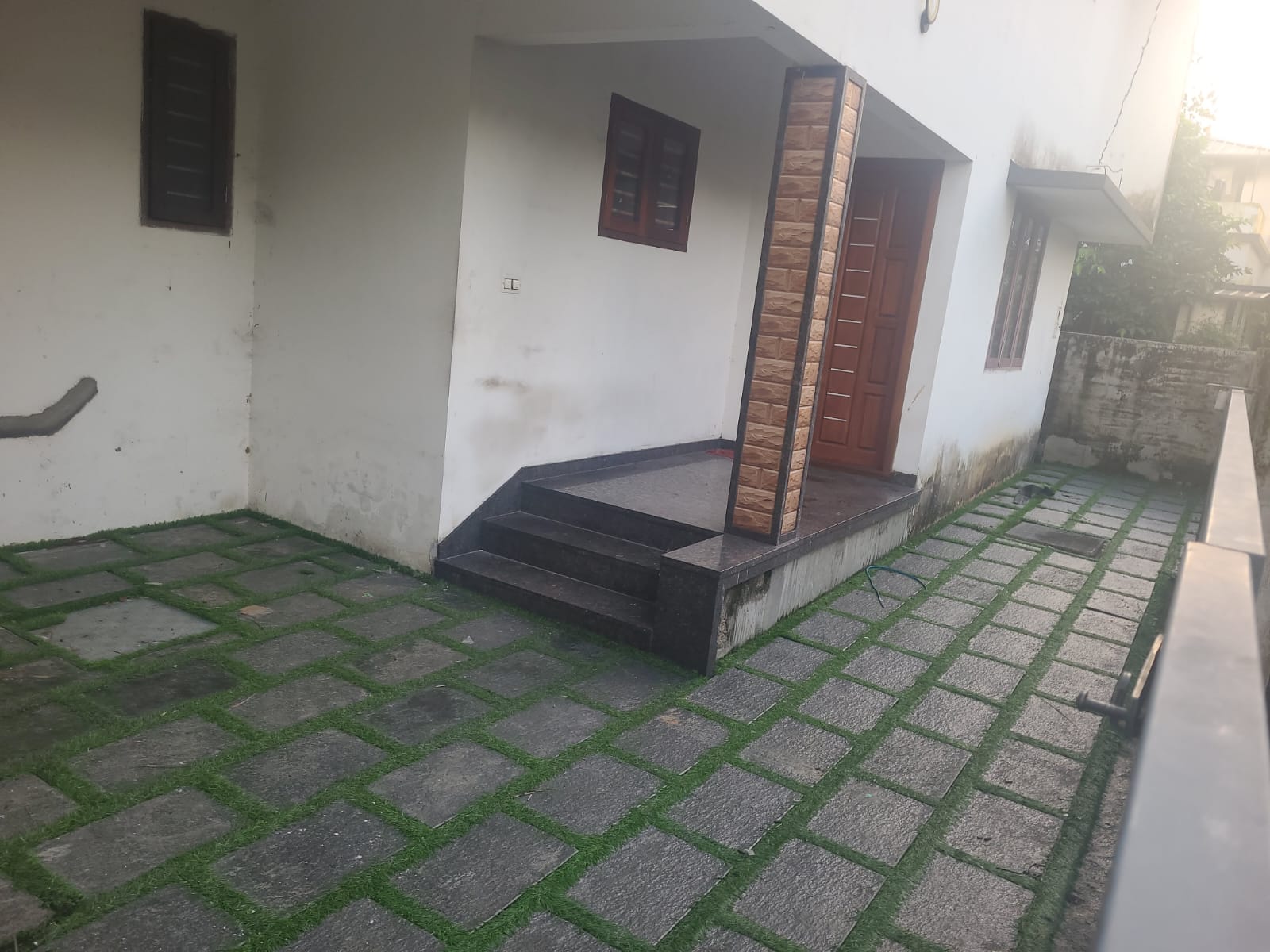 1200sqft 3BHK Semifurnished New House