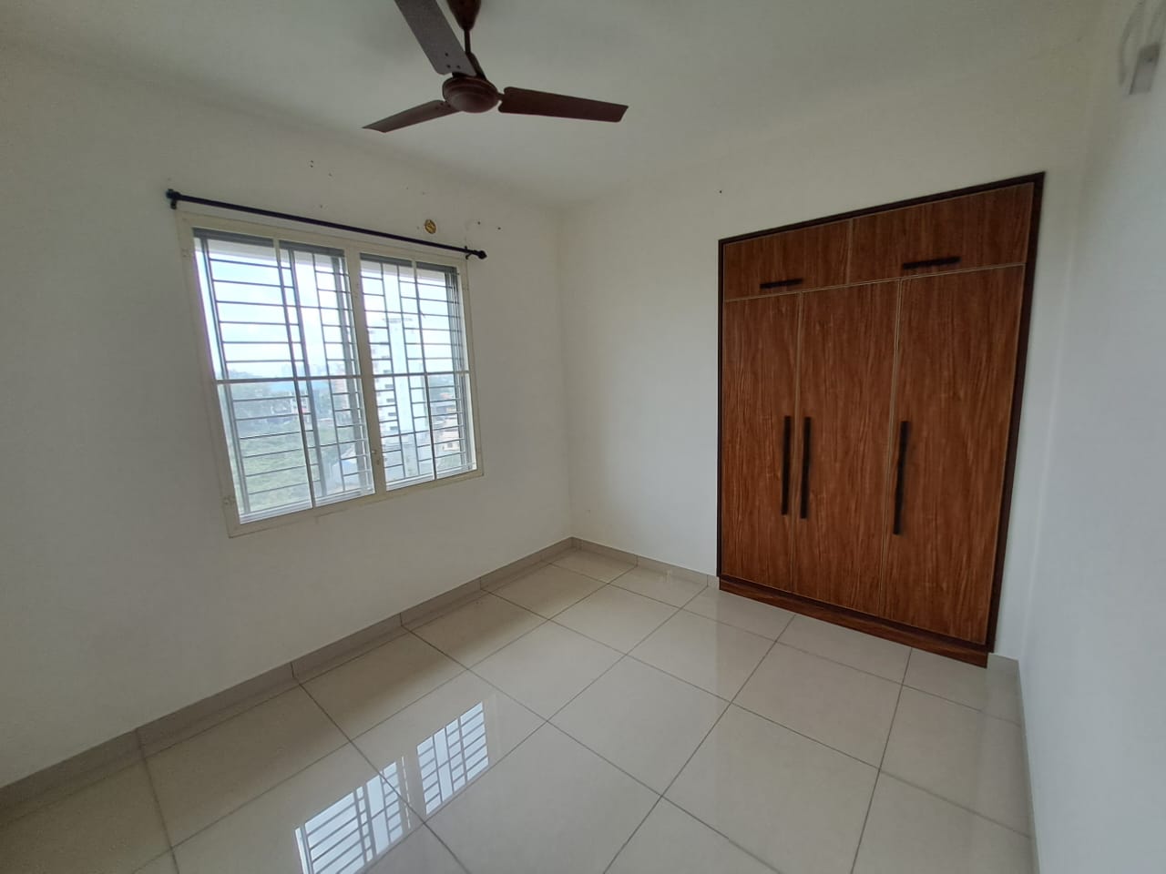 1205sqft 3BHK Semifurnished Flat - for sale in Kakkanad, Kochi, Kerala