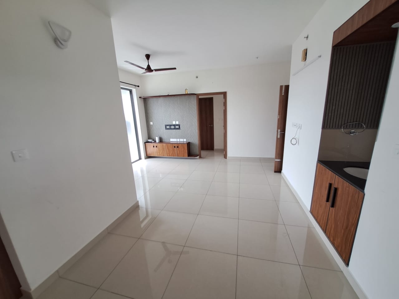 1205sqft 3BHK Semifurnished Flat