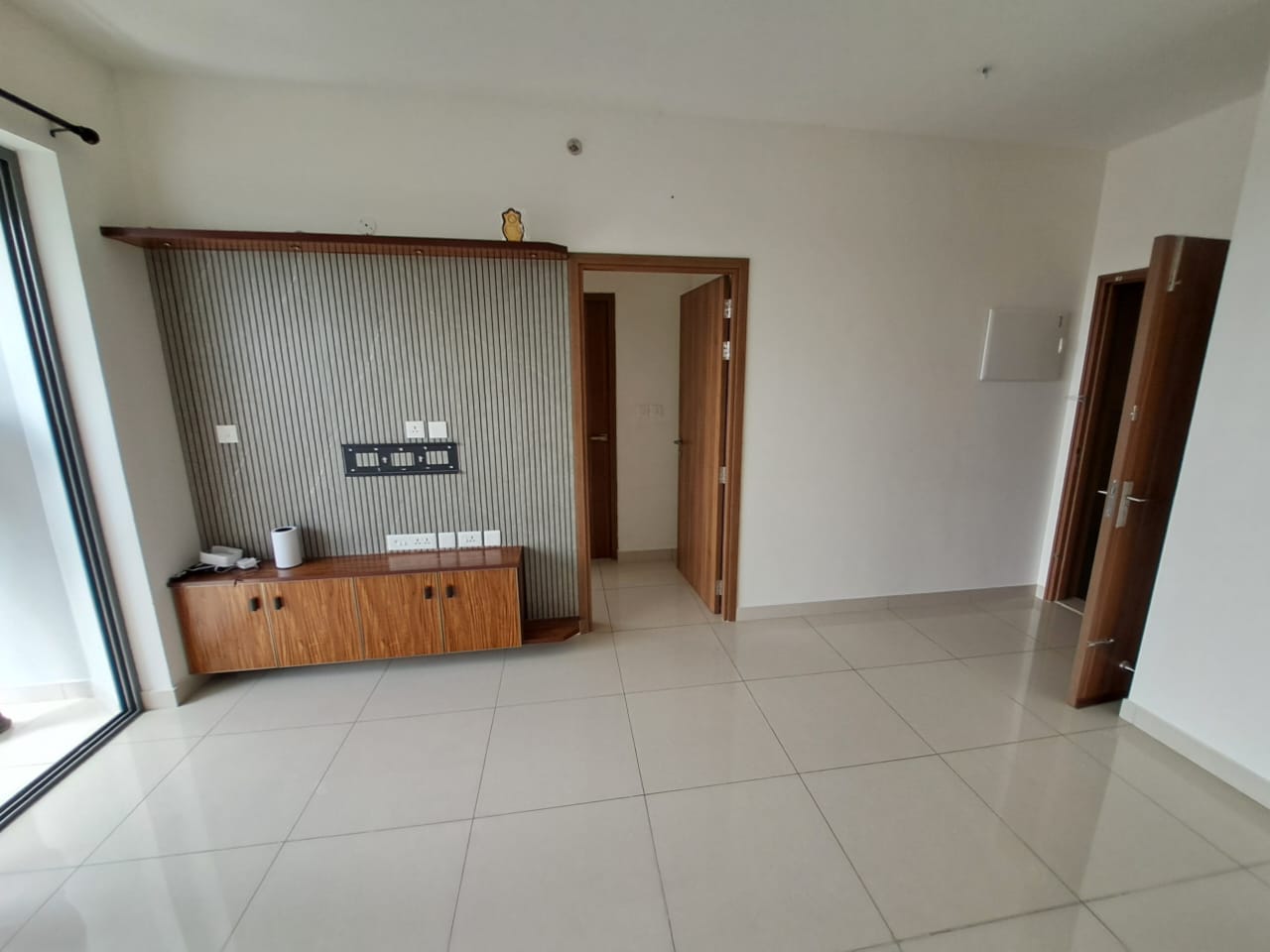1205sqft 3BHK Semifurnished Flat