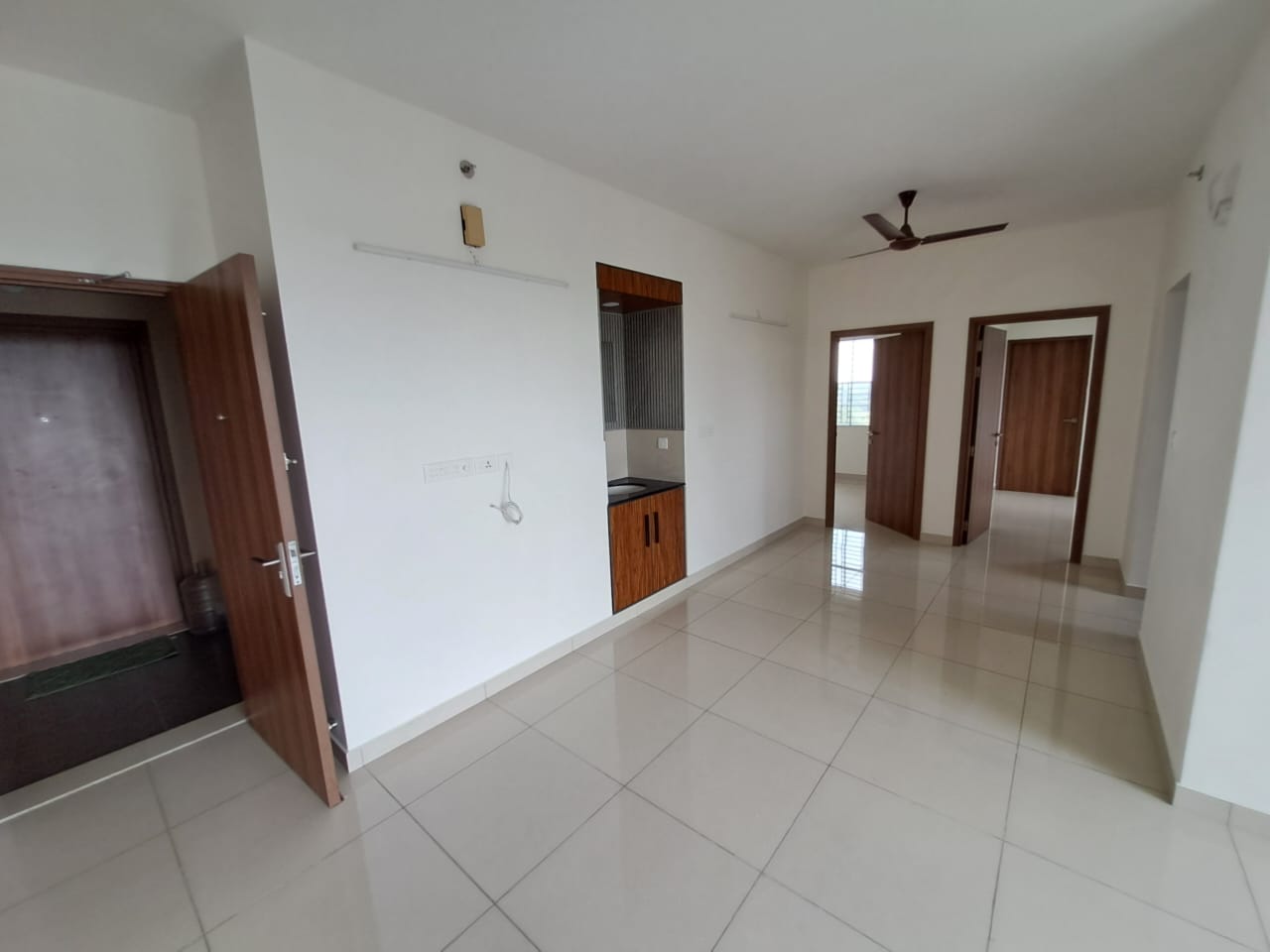 1205sqft 3BHK Semifurnished Flat