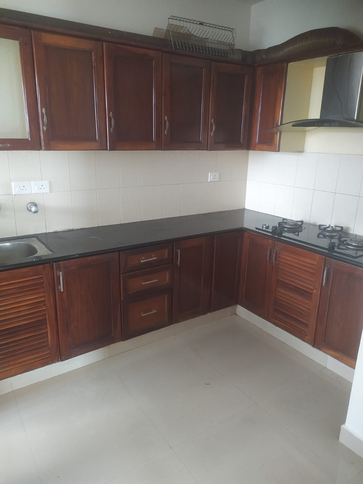 1205sqft 3BHK Semifurnished Flat