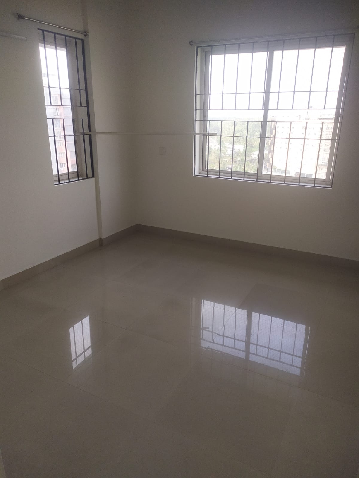 1205sqft 3BHK Semifurnished Flat