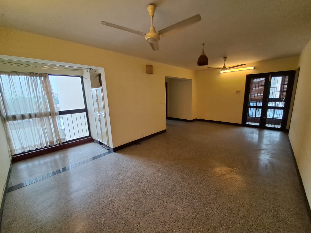 1212sqft 2BHK Semifurnished Flat