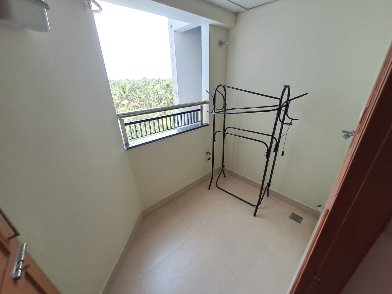 1250sqft 2BHK Semifurnished New Flat