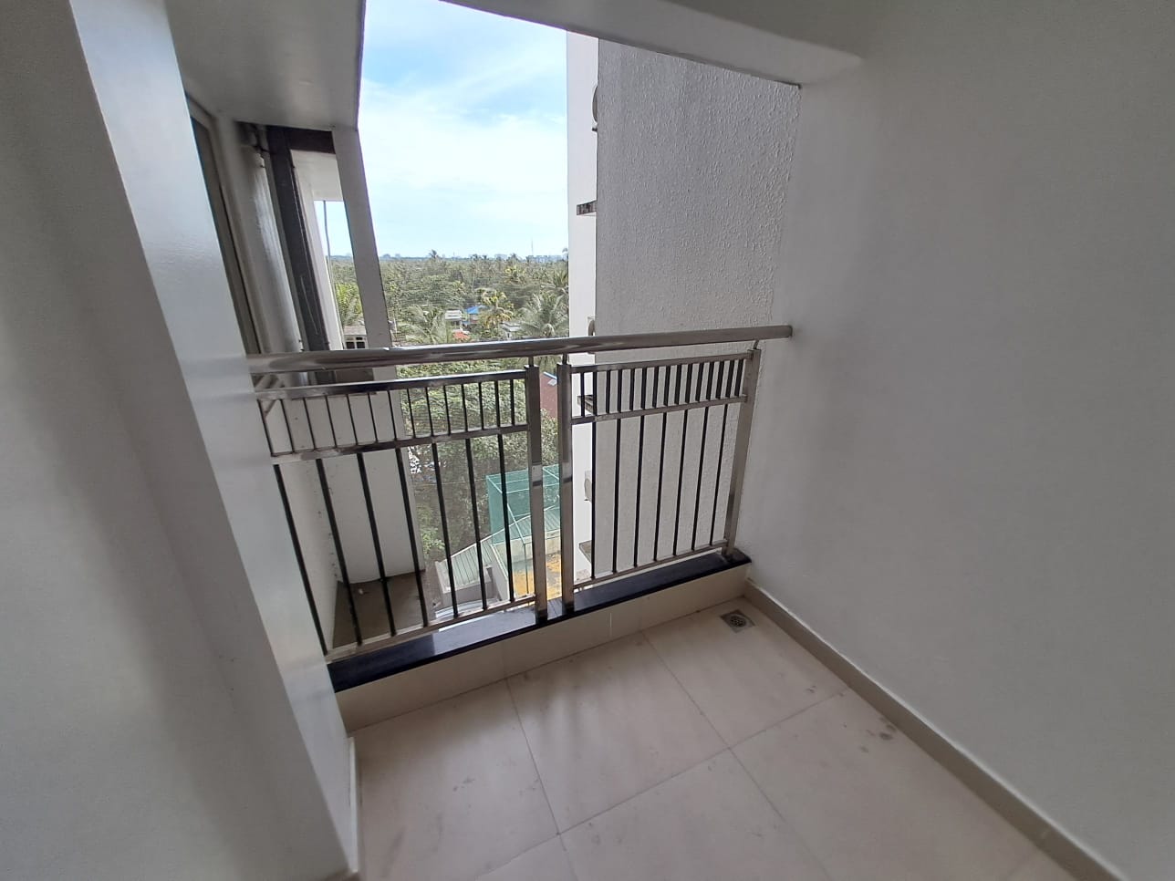 1255sqft 2BHK Semifurnished New Flat