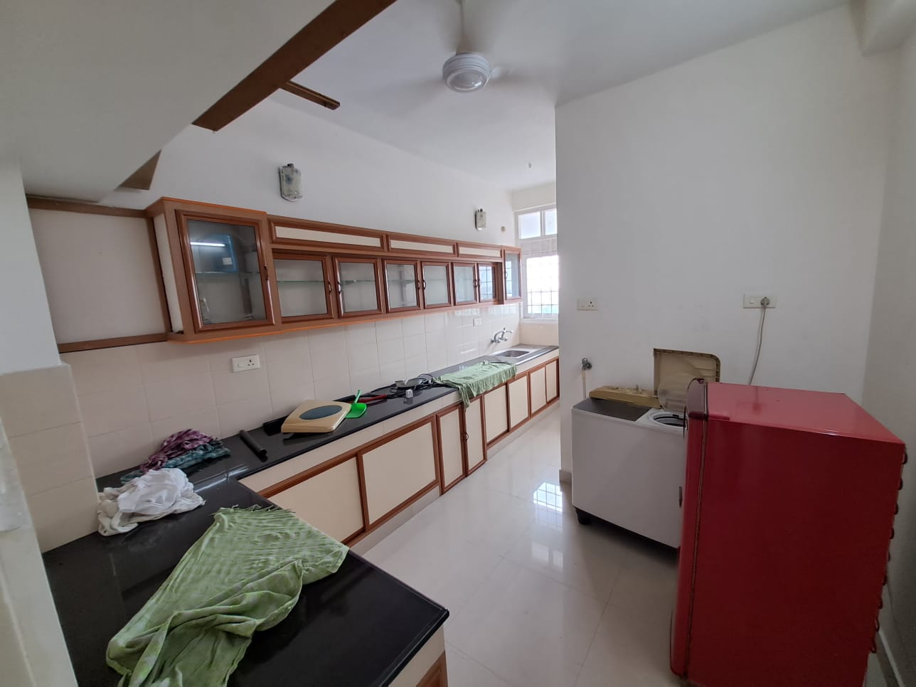 1270sqft 3BHK Fully furnished Flat