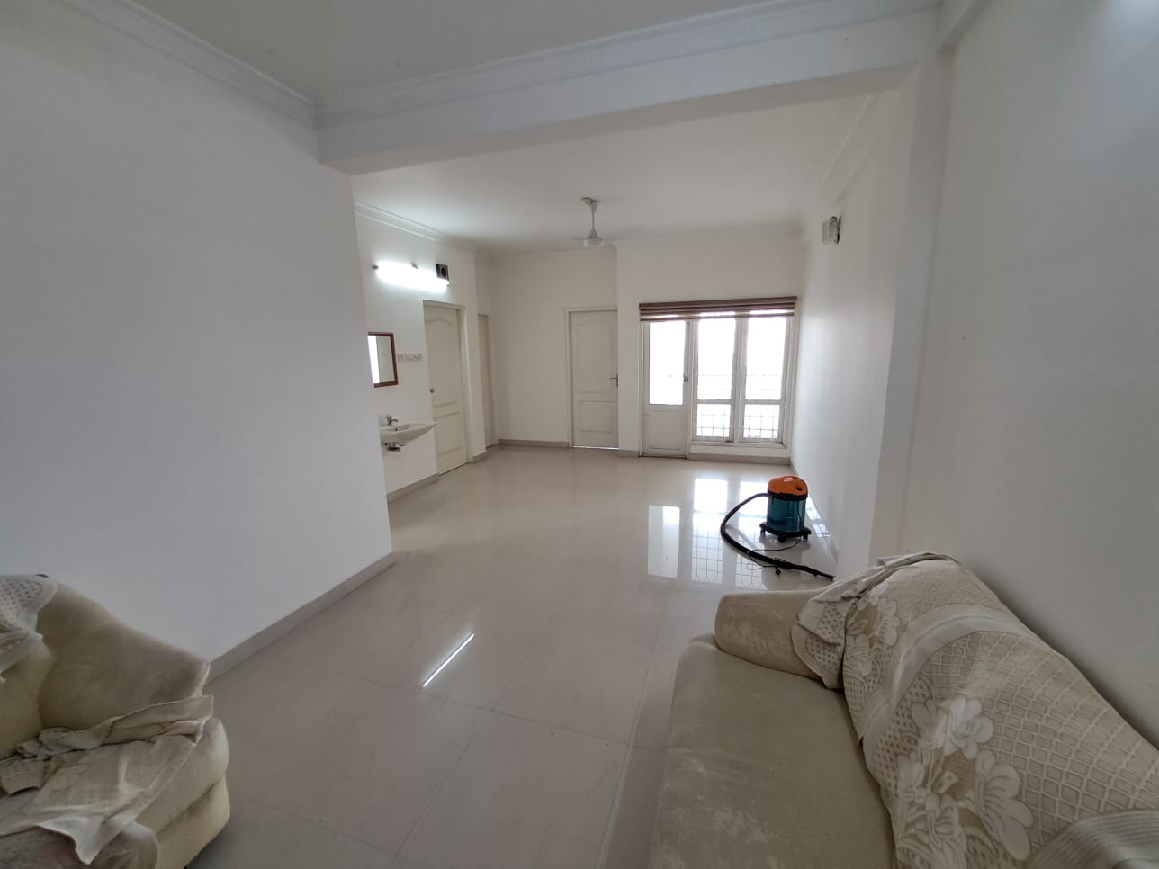 1270sqft 3BHK Fully furnished Flat