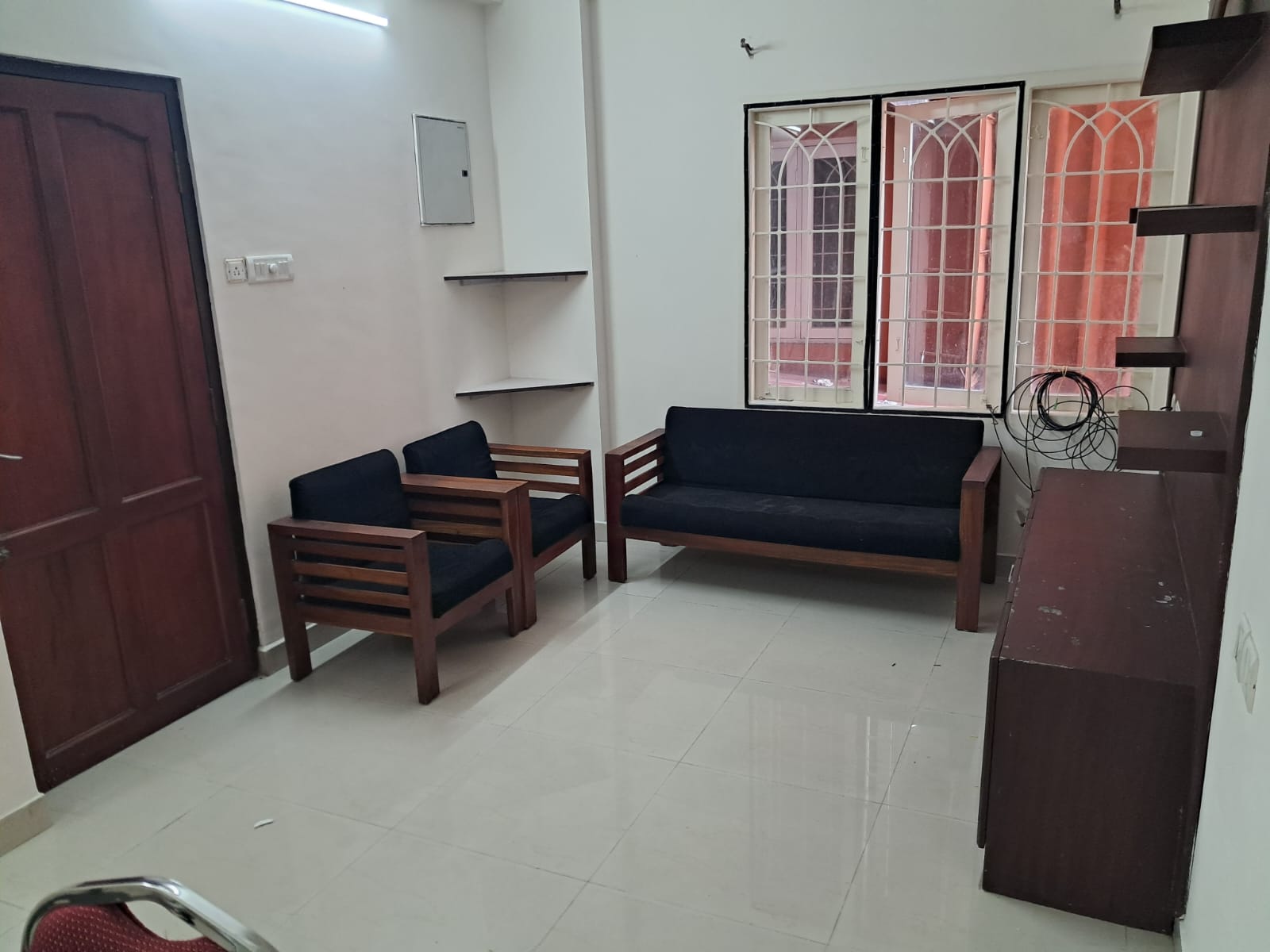1300sqft 3BHK Fully furnished Apartment