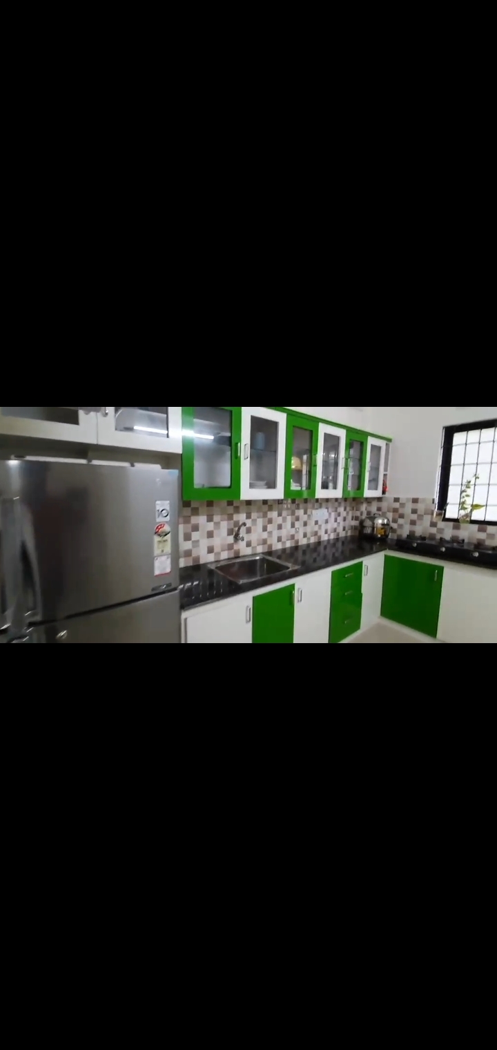 1300sqft 3BHK Furnished Apartment