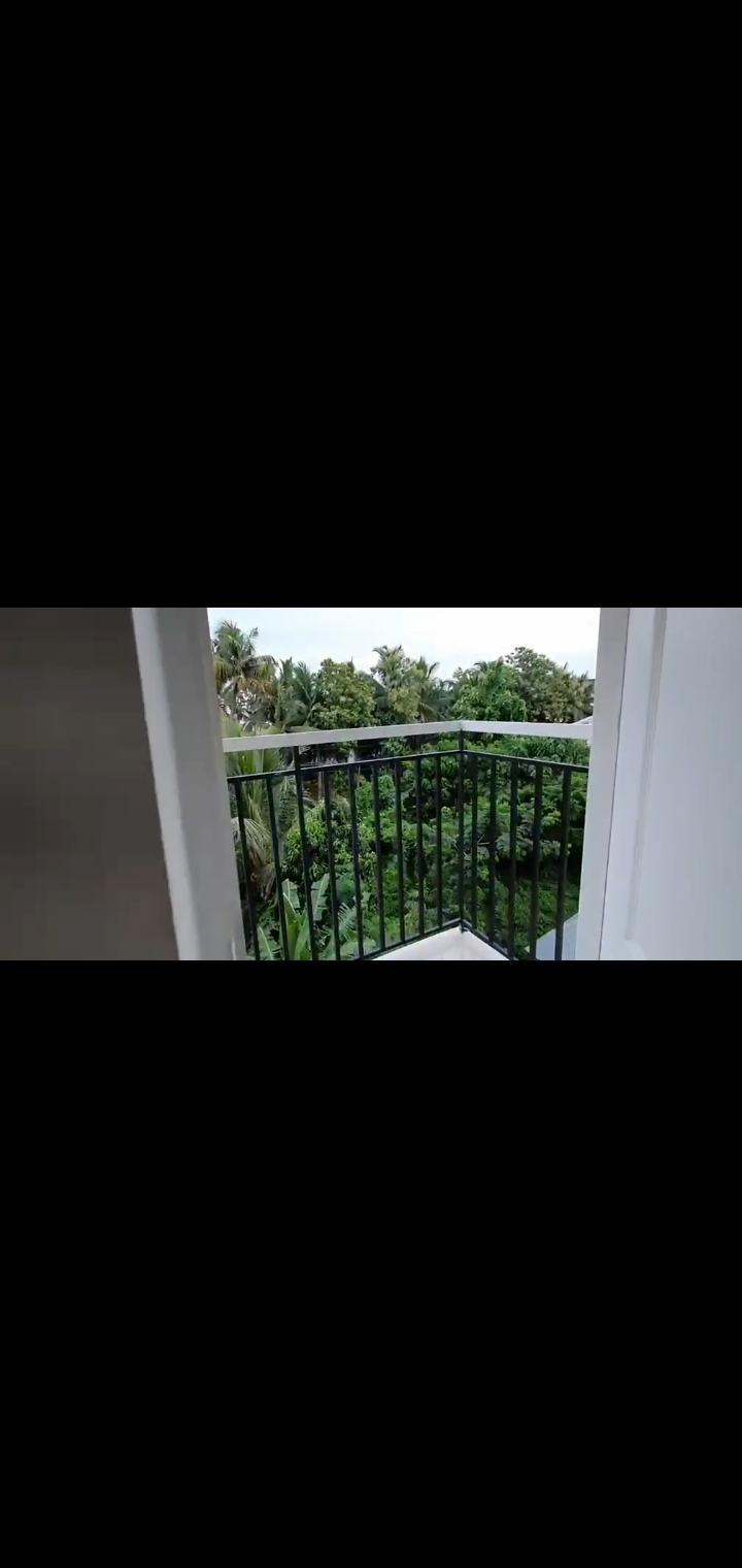 1300sqft 3BHK Furnished Apartment