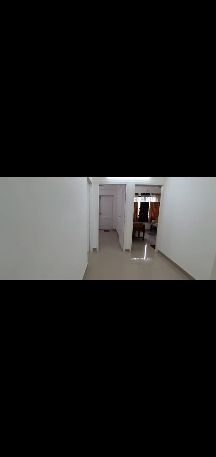 1300sqft 3BHK Furnished Apartment
