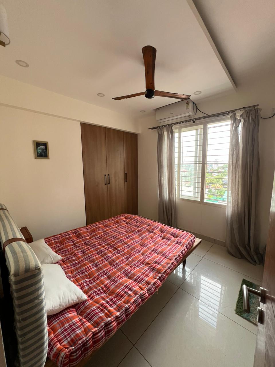 1300sqft 3BHK Furnished Flat