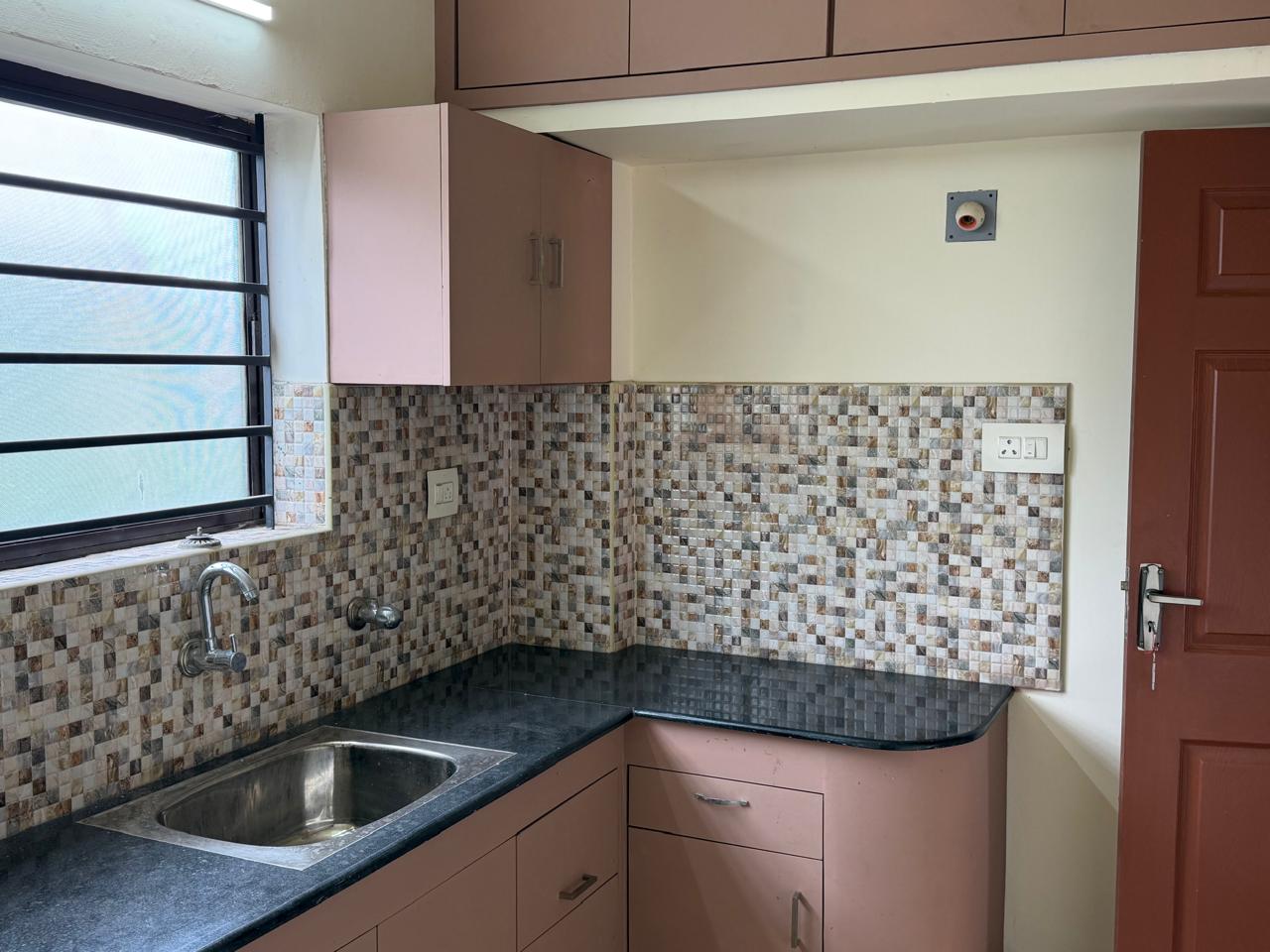 1250sqft 3BHK Unused Semifurnished Flat