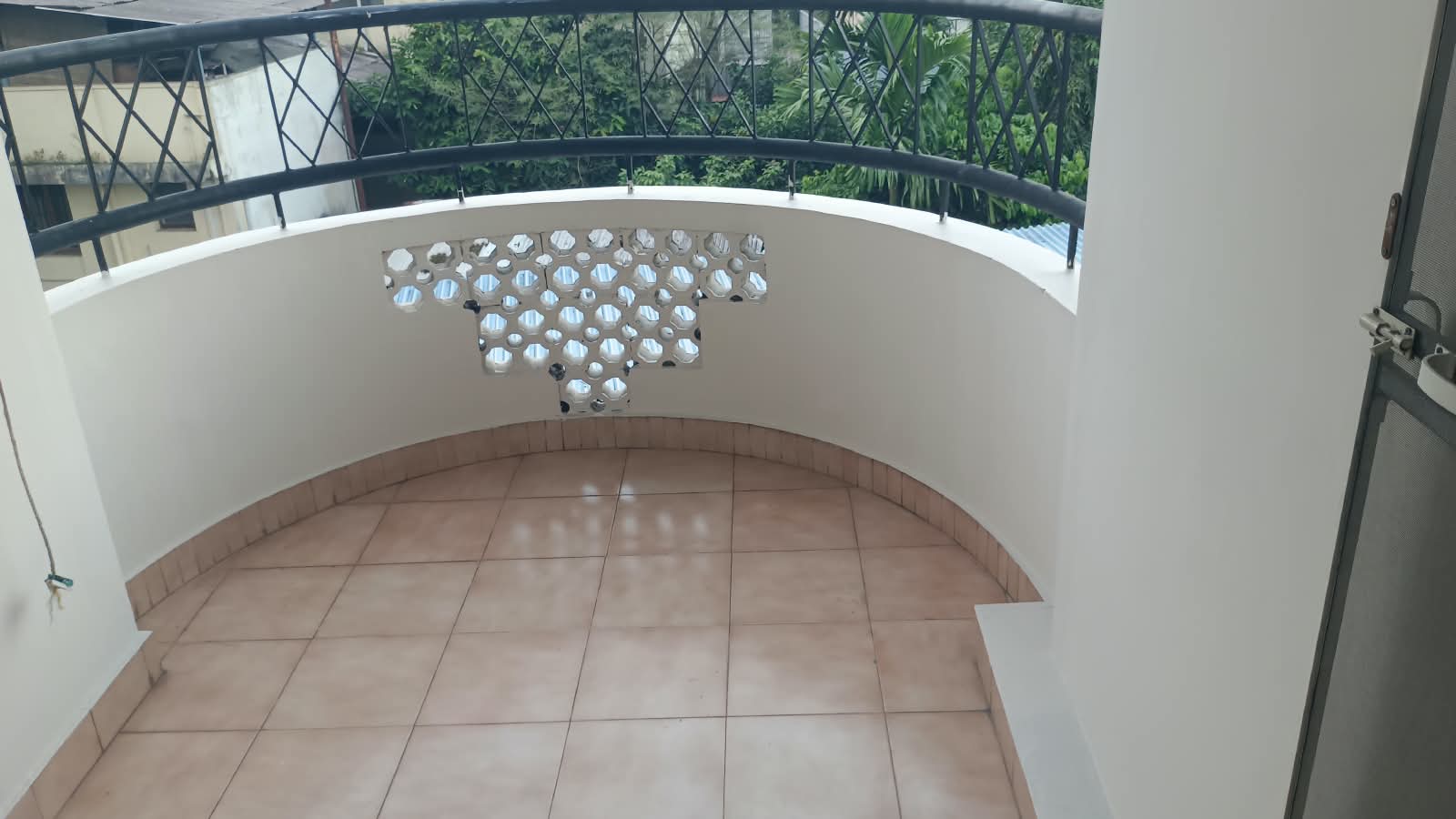 1320sqft 2BHK Fully furnished Luxury Flat