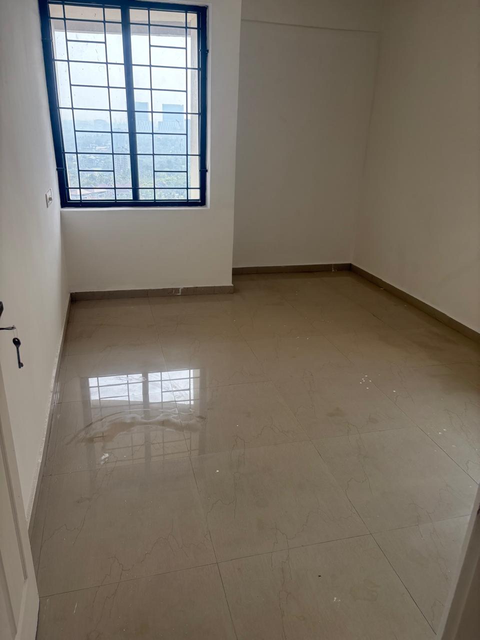 1340sqft 2BHK Semifurnished Flat