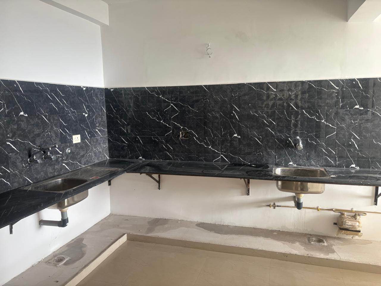 1340sqft 2BHK Semifurnished Flat