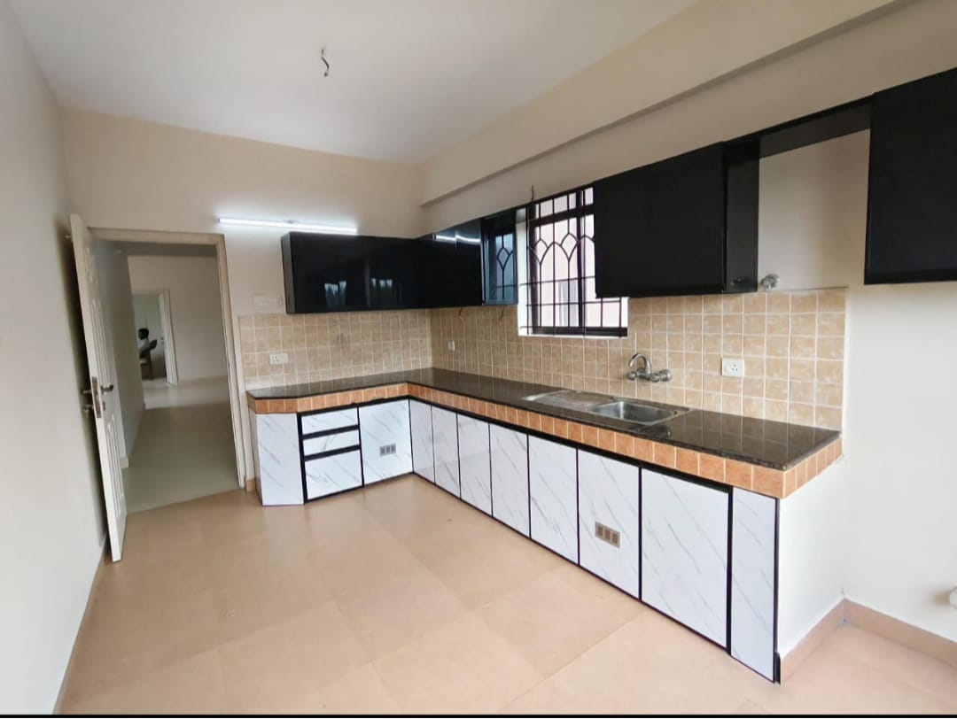 1360sqft, 3 BHK Fully Furnished flat near Athani, Kakkanad,